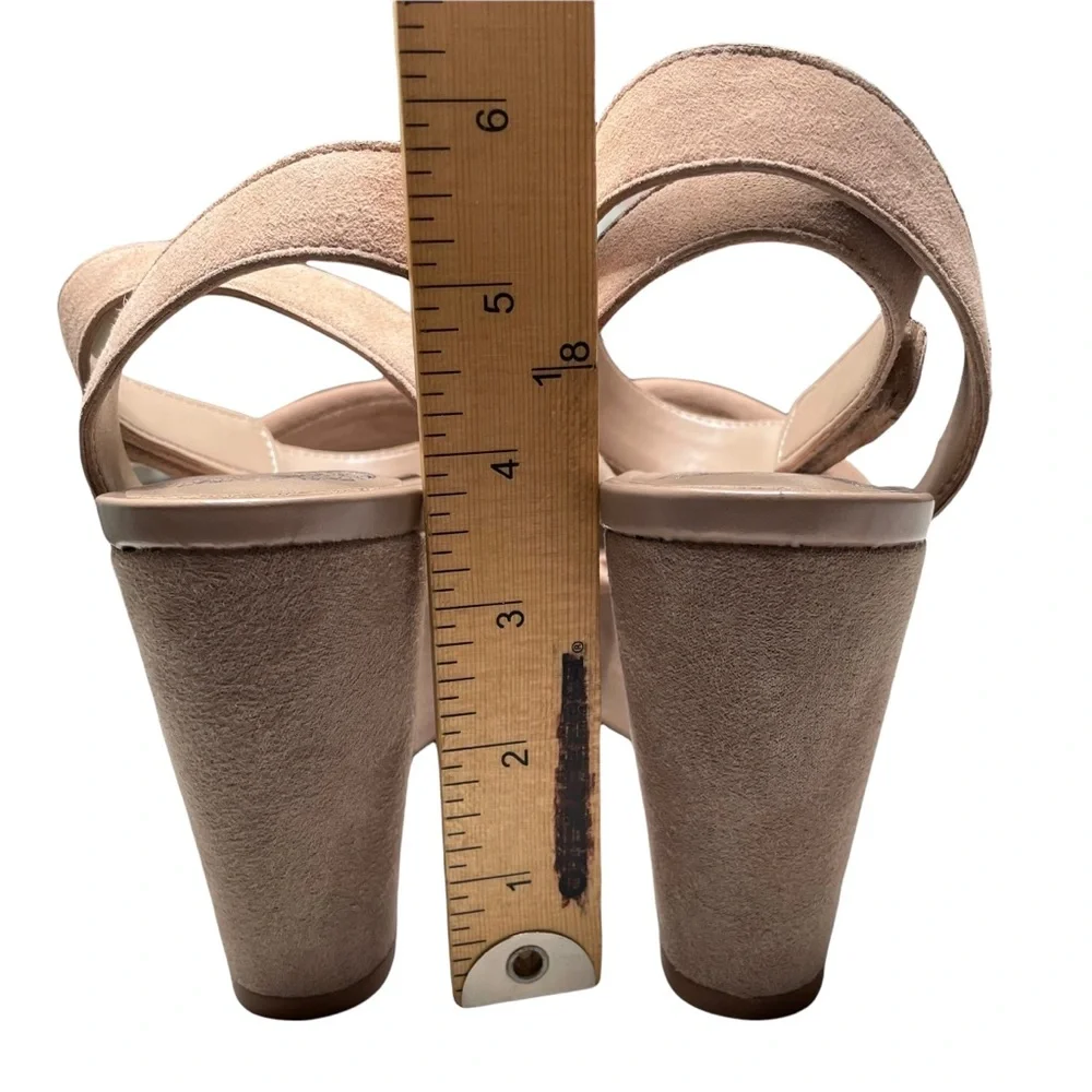 Vince Camuto Size 7 1/2 M